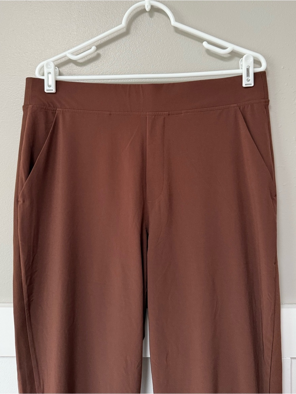 Athleta Brooklyn Mid Rise Ankle Pant in Woodland - Picture 5 of 8